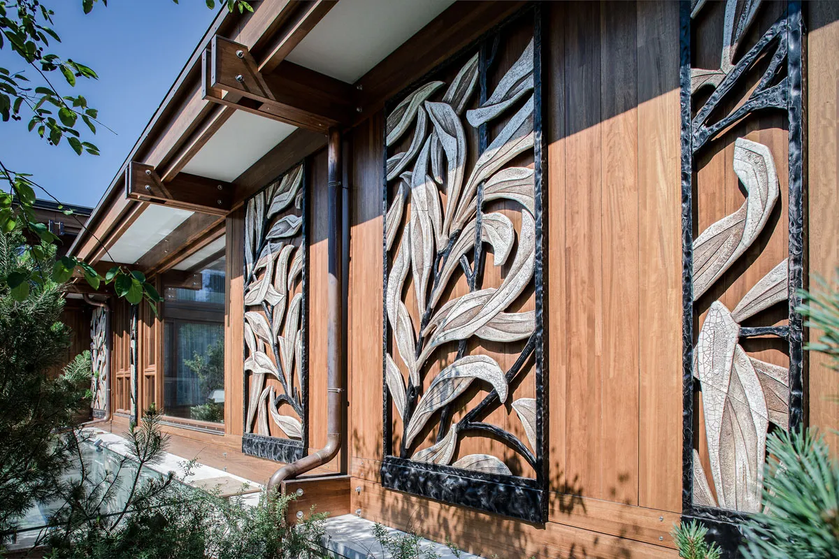 Ceramic in the exterior