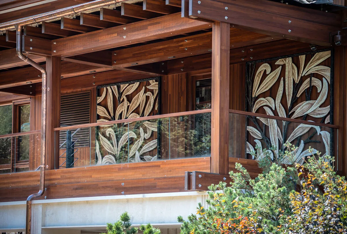 Ceramic in the exterior