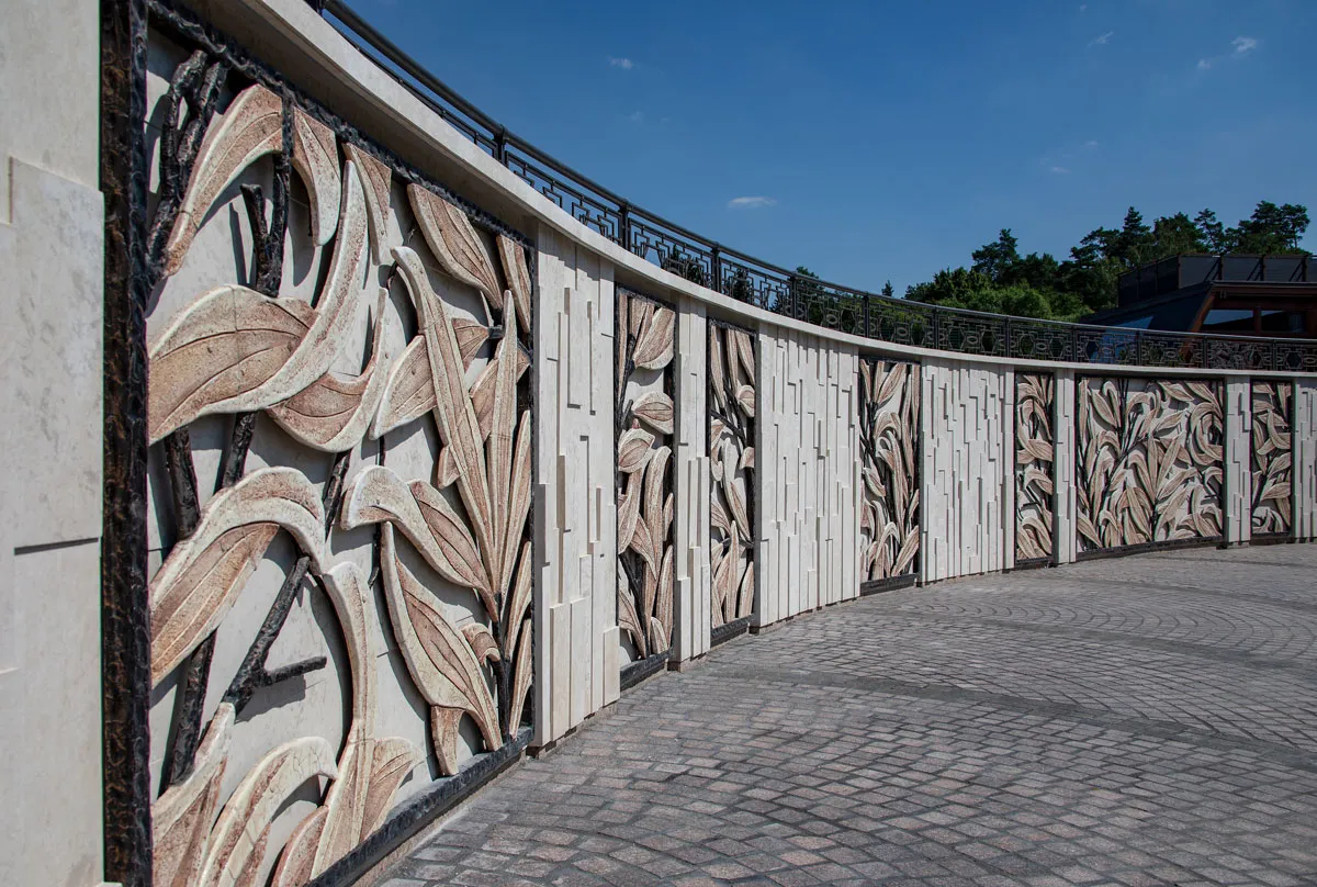 Ceramic in the exterior