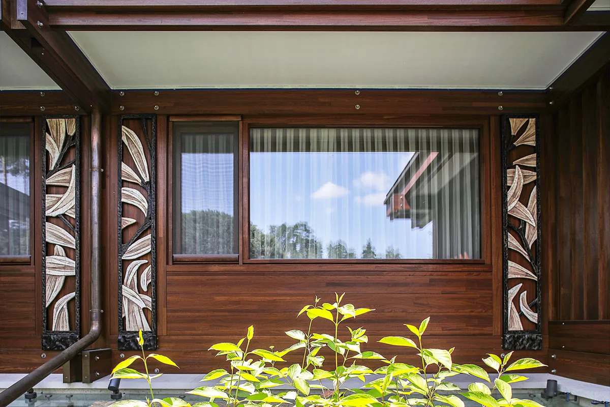 Ceramic in the exterior