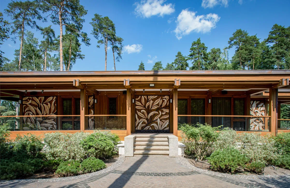 Ceramic in the exterior