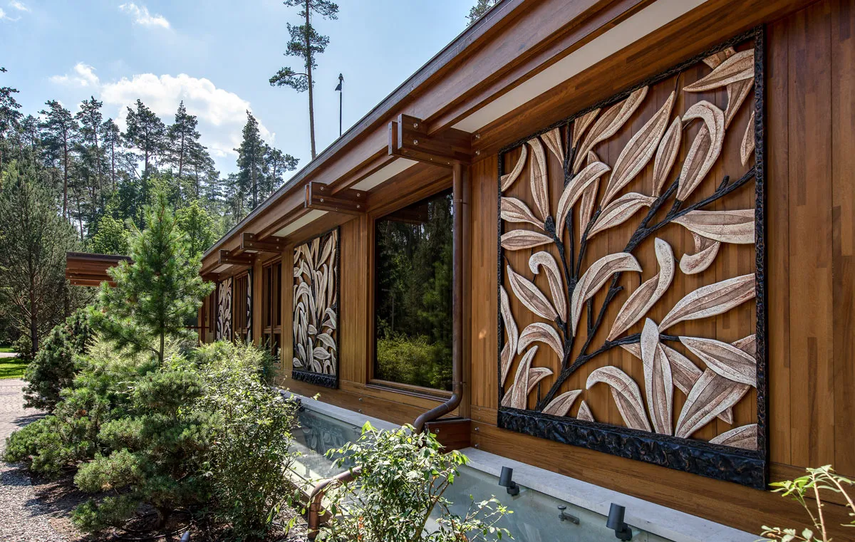 Ceramic in the exterior