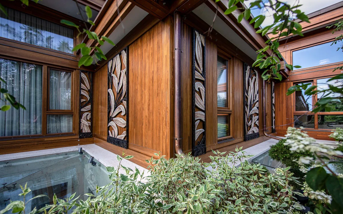 Ceramic in the exterior