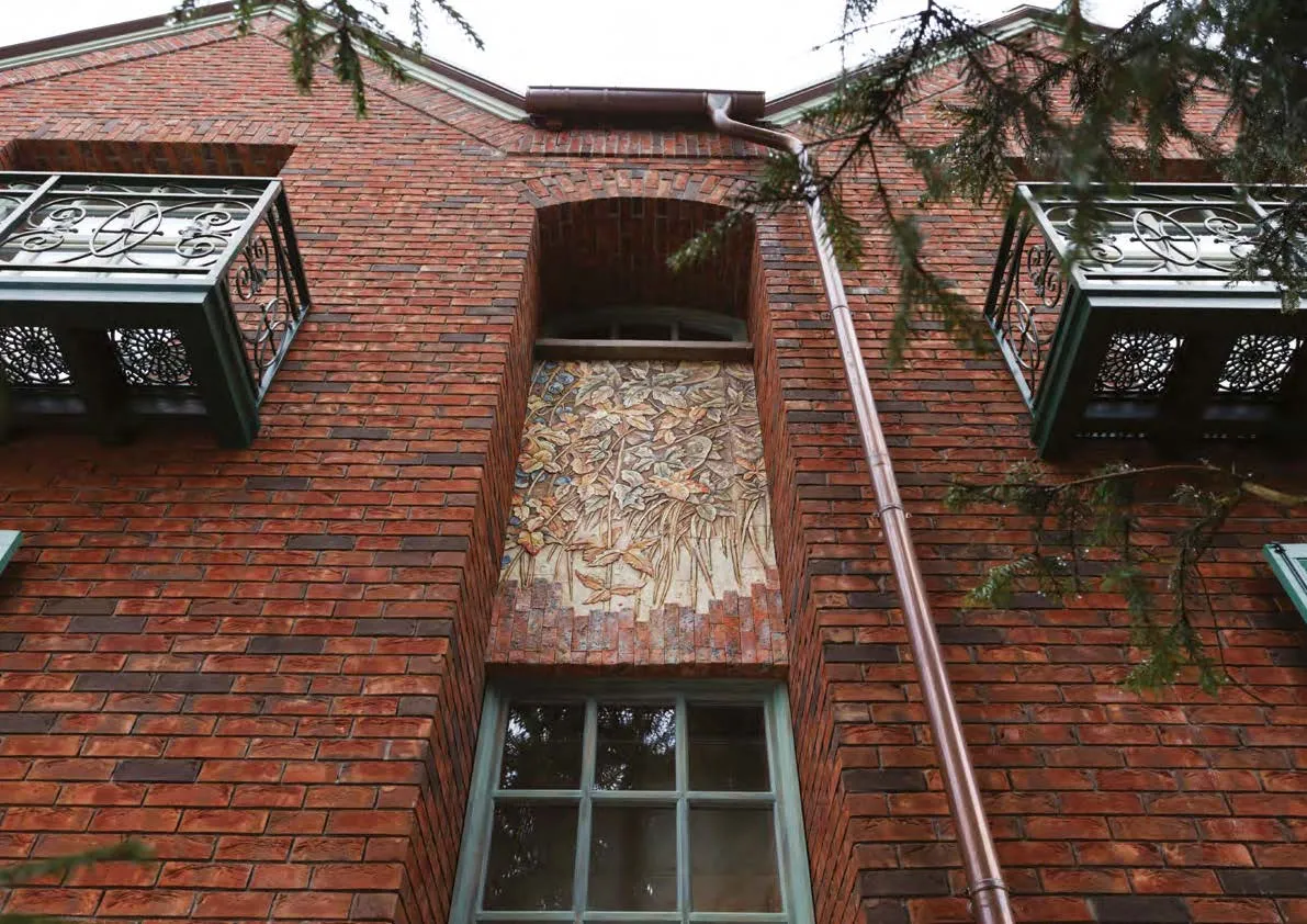 Ceramic in the exterior